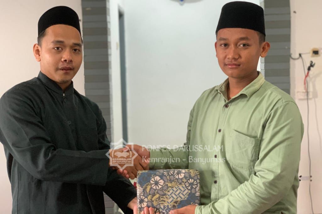 Apresiasi Pemberian Hadiah Santri Berprestasi