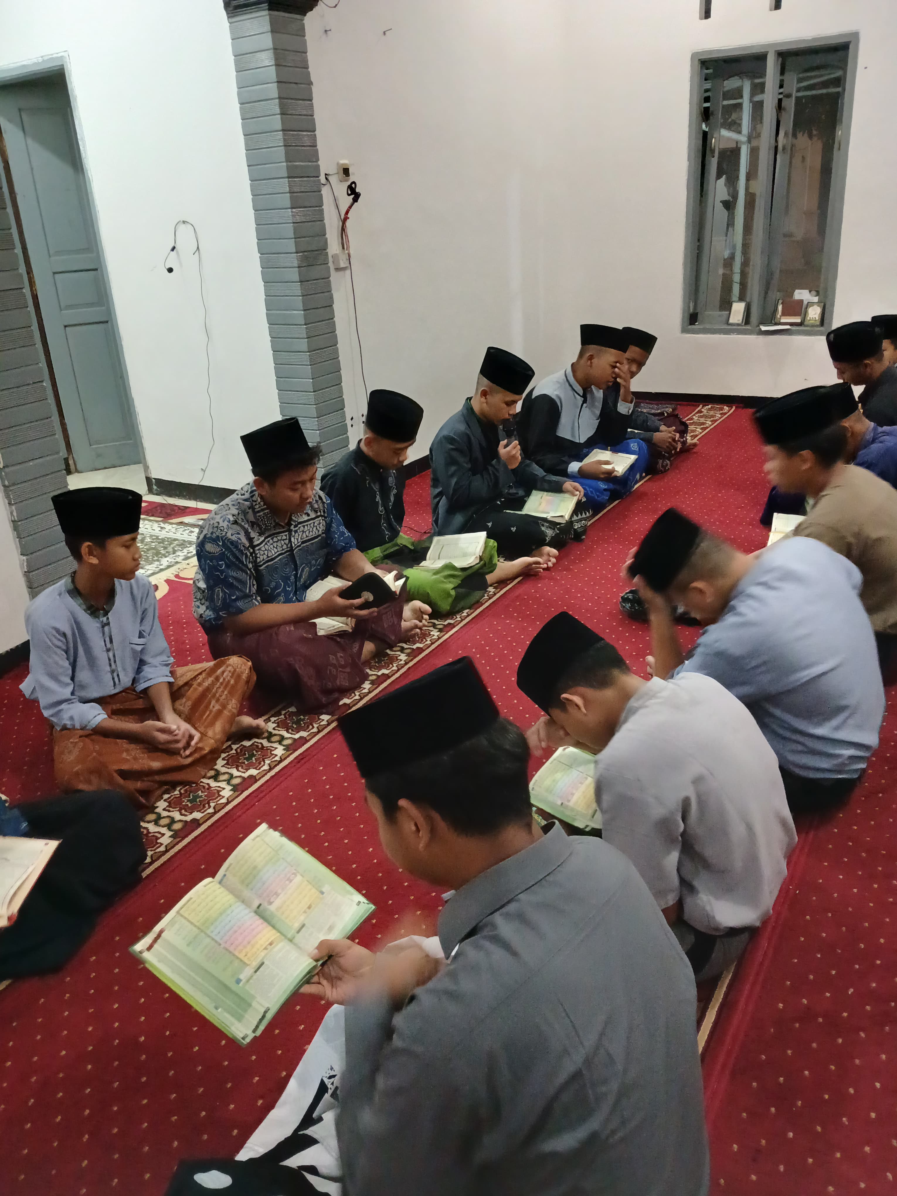 Kegiatan rutin Jum'at pagi membaca surat Al Kahfi